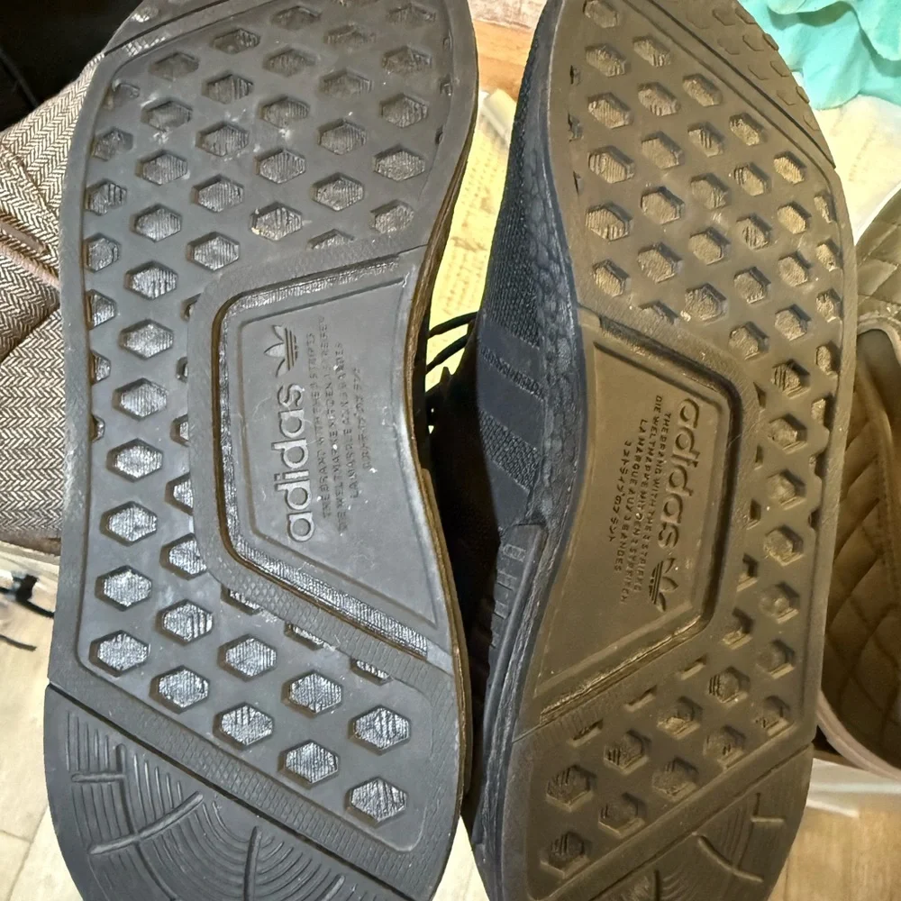 Adidas Black Sneakers 6.5 - Picture 5 of 5